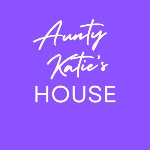 Hostel Aunty Katie'S House, Ni Tourist Board Certified & Located On The Main Oldpark Road To Belfast, With Free Continental Breakfast & Free Ultra Fast Sky Internet, Free Sky Sports & Free Sky Cinema, Self-Check In After 10Pm Gmt Zewnętrze zdjęcie