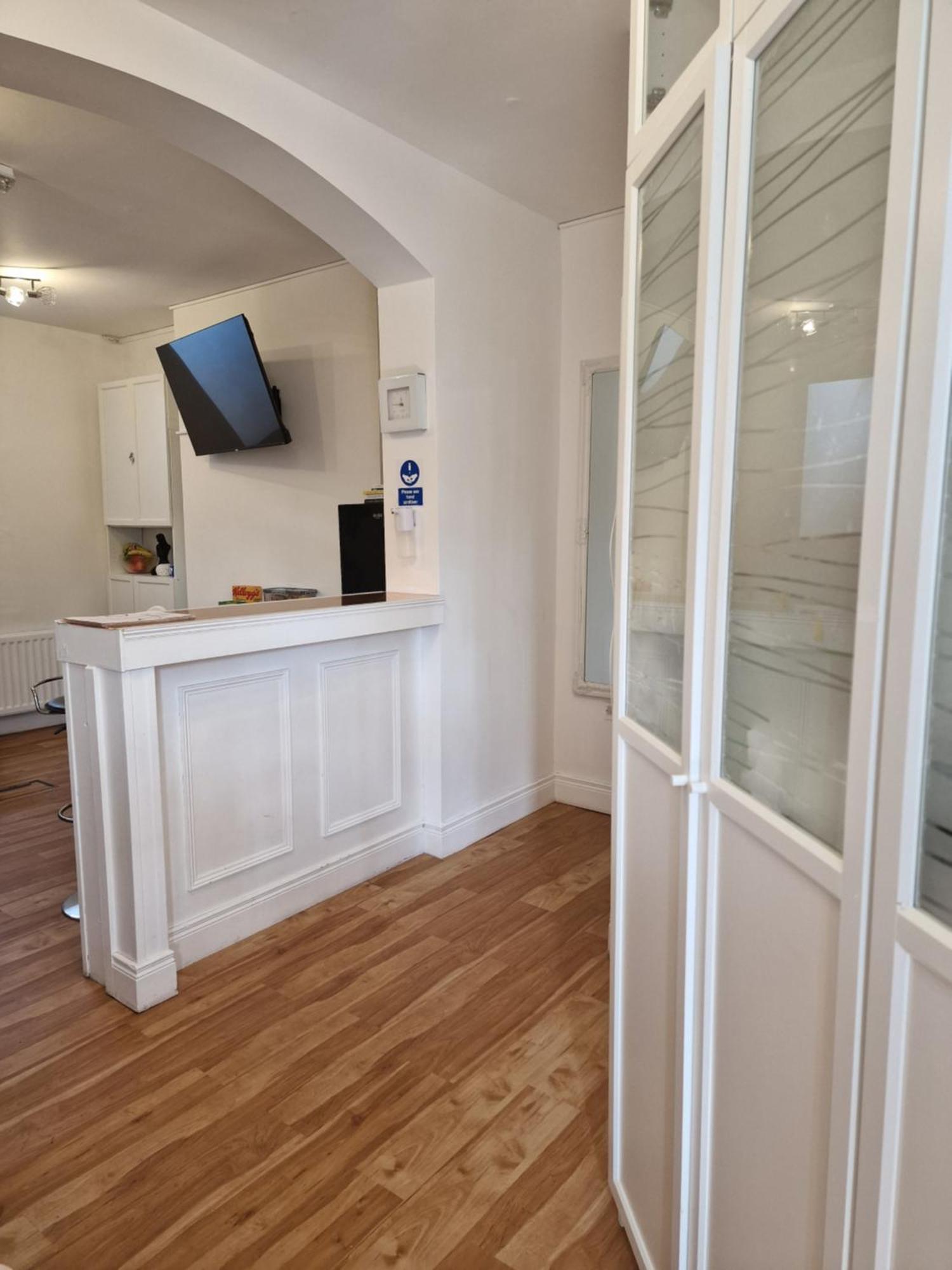 Hostel Aunty Katie'S House, Ni Tourist Board Certified & Located On The Main Oldpark Road To Belfast, With Free Continental Breakfast & Free Ultra Fast Sky Internet, Free Sky Sports & Free Sky Cinema, Self-Check In After 10Pm Gmt Zewnętrze zdjęcie