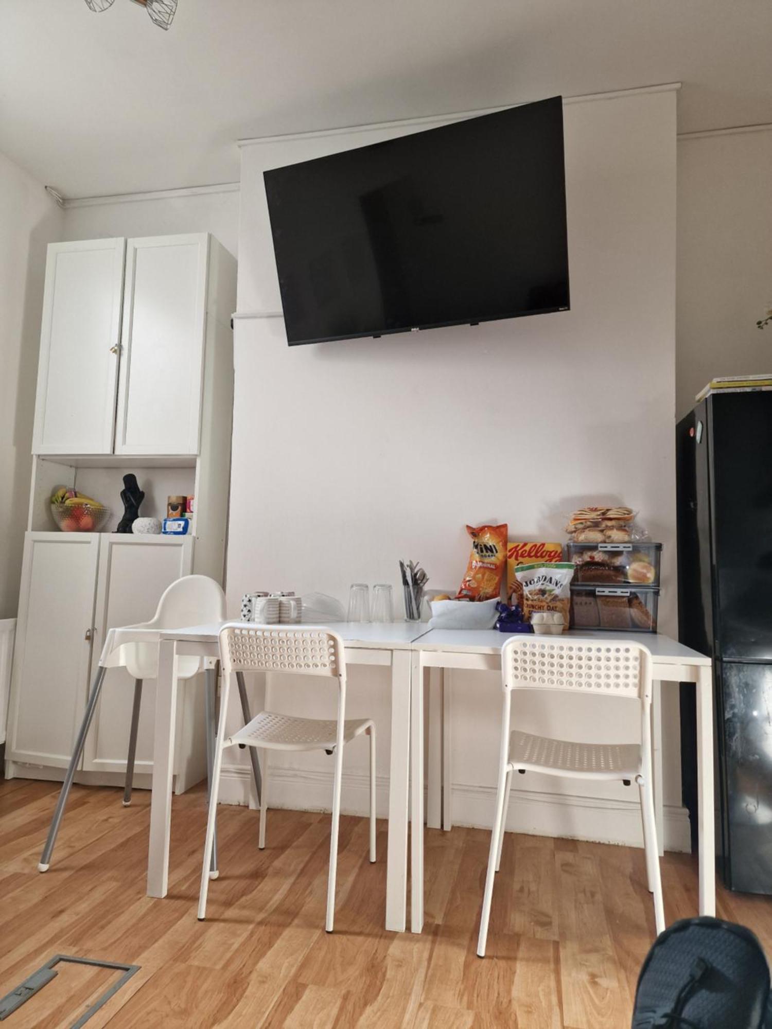 Hostel Aunty Katie'S House, Ni Tourist Board Certified & Located On The Main Oldpark Road To Belfast, With Free Continental Breakfast & Free Ultra Fast Sky Internet, Free Sky Sports & Free Sky Cinema, Self-Check In After 10Pm Gmt Zewnętrze zdjęcie