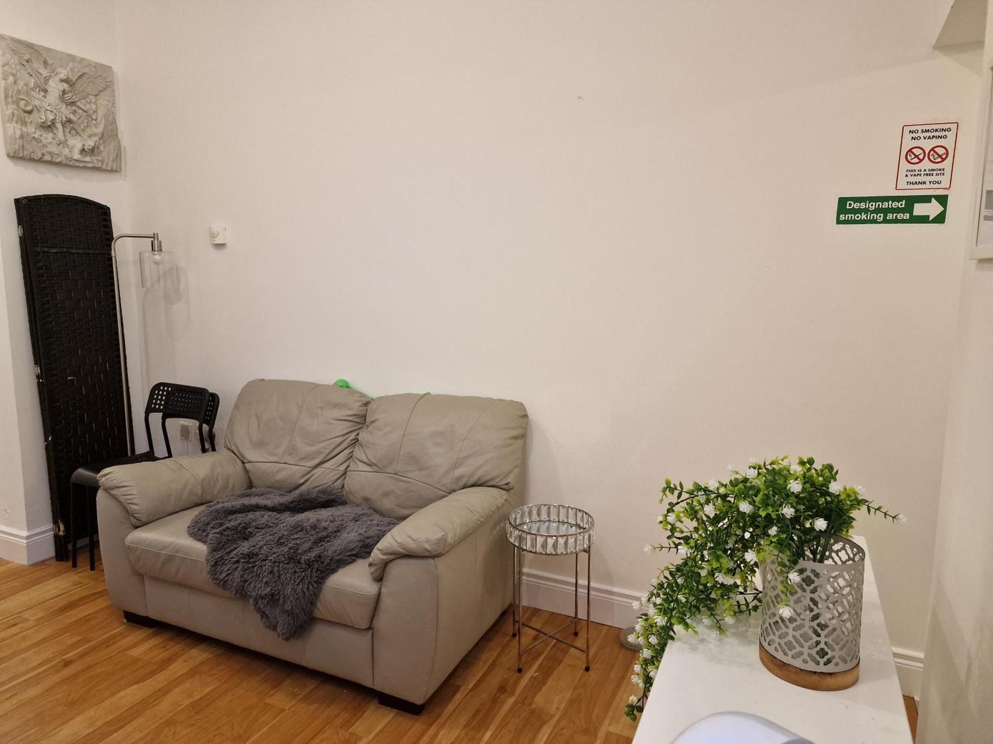 Hostel Aunty Katie'S House, Ni Tourist Board Certified & Located On The Main Oldpark Road To Belfast, With Free Continental Breakfast & Free Ultra Fast Sky Internet, Free Sky Sports & Free Sky Cinema, Self-Check In After 10Pm Gmt Zewnętrze zdjęcie