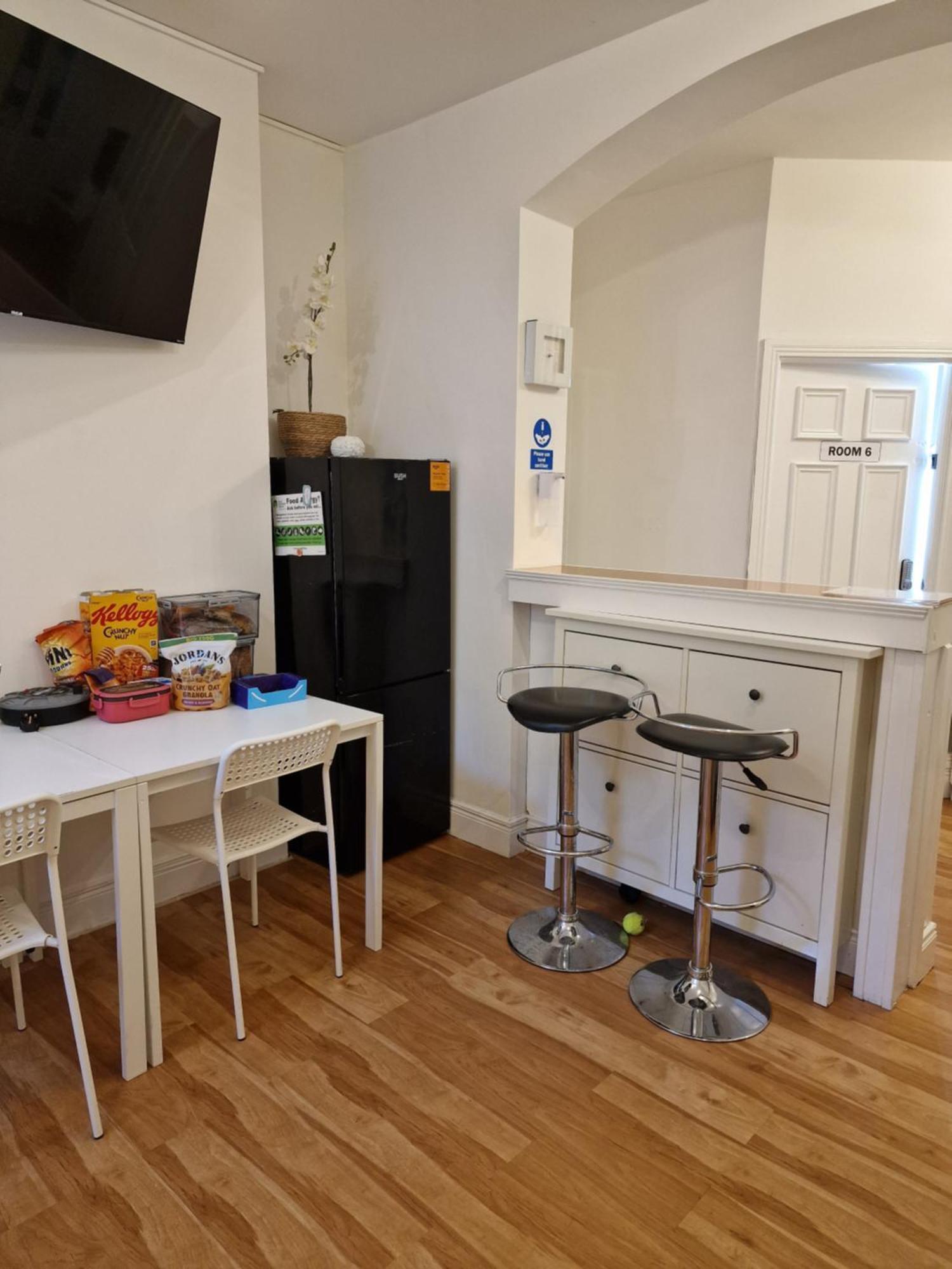 Hostel Aunty Katie'S House, Ni Tourist Board Certified & Located On The Main Oldpark Road To Belfast, With Free Continental Breakfast & Free Ultra Fast Sky Internet, Free Sky Sports & Free Sky Cinema, Self-Check In After 10Pm Gmt Zewnętrze zdjęcie