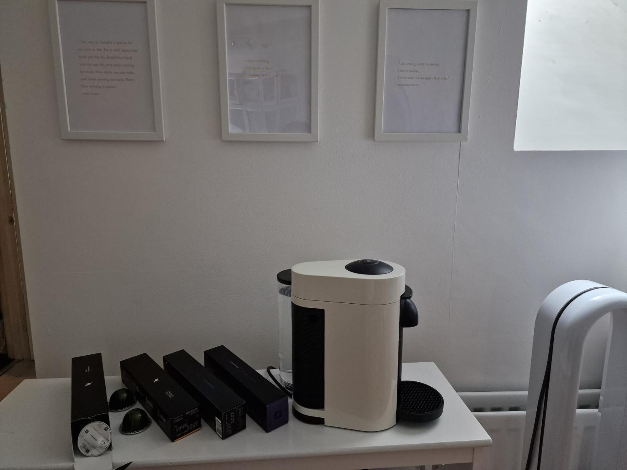 Hostel Aunty Katie'S House, Ni Tourist Board Certified & Located On The Main Oldpark Road To Belfast, With Free Continental Breakfast & Free Ultra Fast Sky Internet, Free Sky Sports & Free Sky Cinema, Self-Check In After 10Pm Gmt Zewnętrze zdjęcie